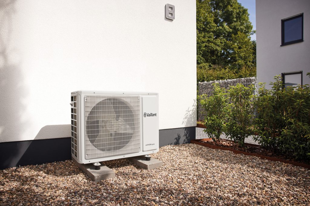 Pompa ciepła powietrze-woda typu Split aroTHERM pure marki Vaillant